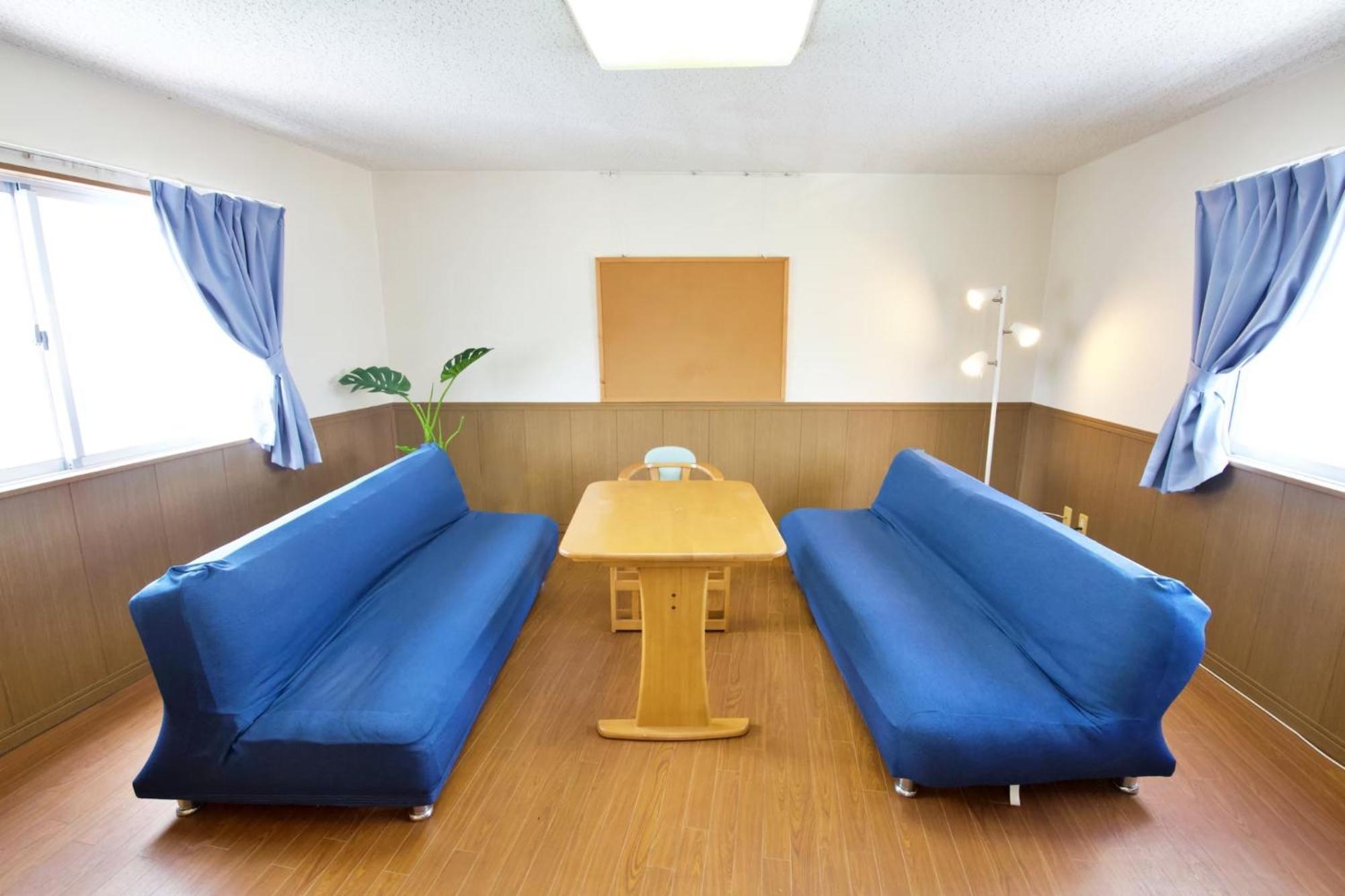 Apartment ピースリー安里 401 *